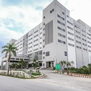 Oyo Capital O 89357 Unicorn Hotel